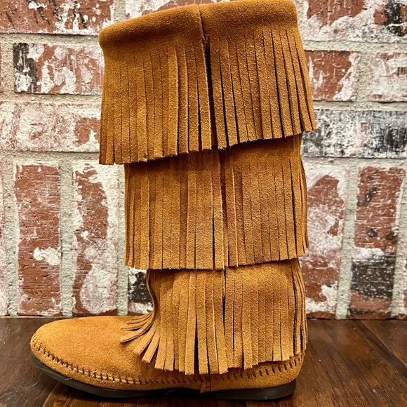 Minnetonka 3 Layer Fringe Brown Boots - Picture 5 of 11